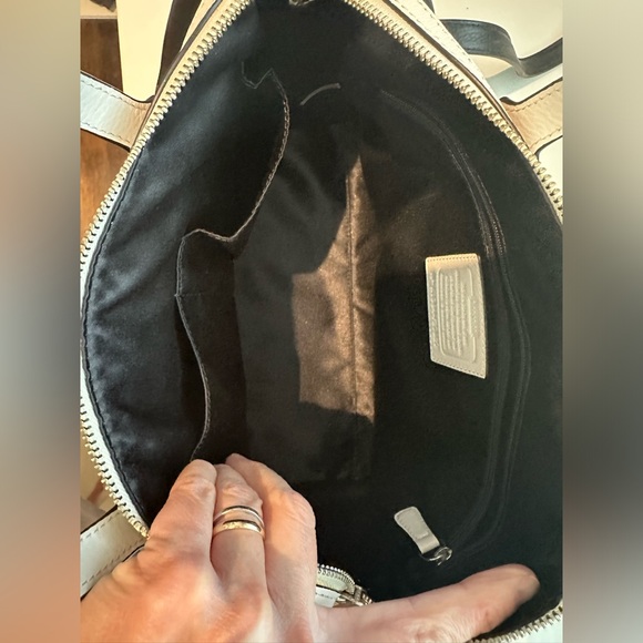 Coach purse - Picture 3 of 4